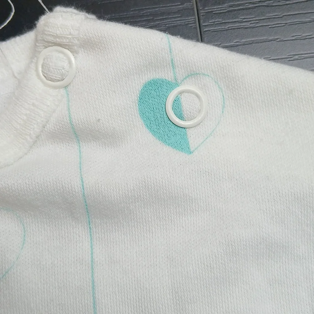 VTG Osh Kosh B'gosh‎ Kids White Shirt with Teal Heart Accents 12 Mos